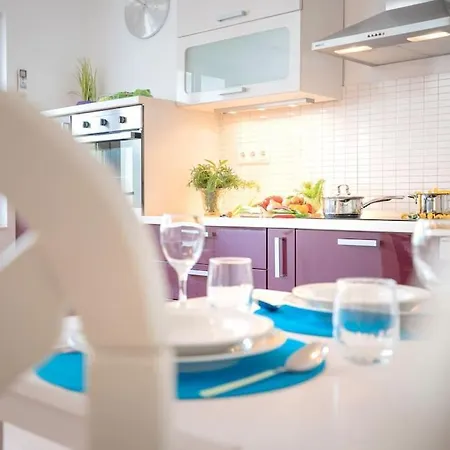 Seaview Apt. With Private Terrace * 흐바르