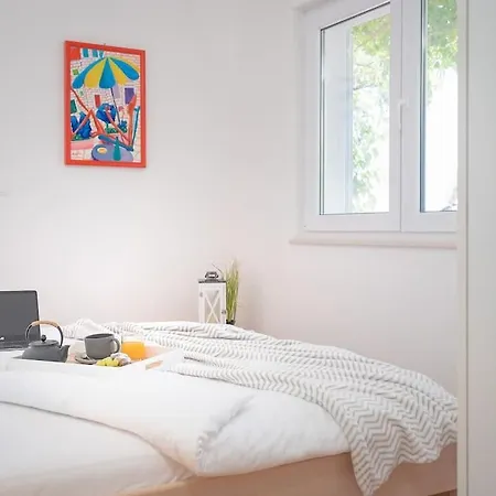 Seaview Apt. With Private Terrace 아파트 *