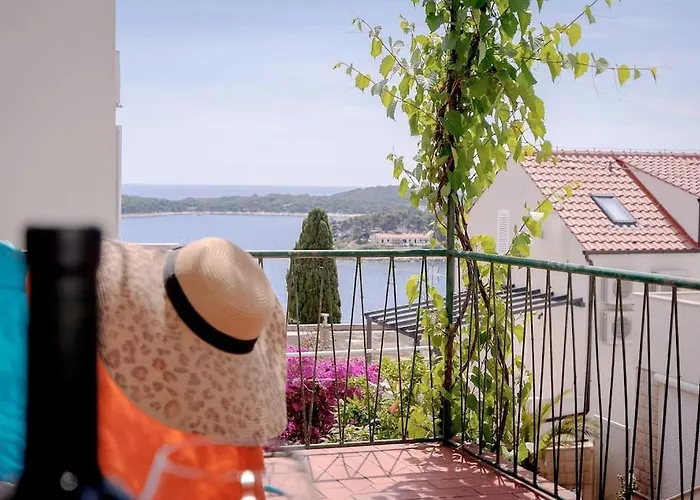 Seaview Apt. With Private Terrace *